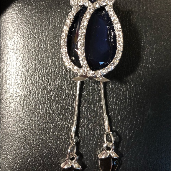 Elegant Blue Teardrop Pendant Necklace - Picture 2 of 3